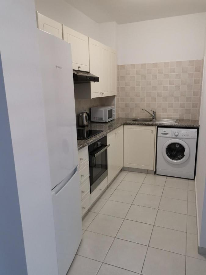 Iris Village, Near Kings Avenue Mall - By Imh Travel & Tours Apartament *