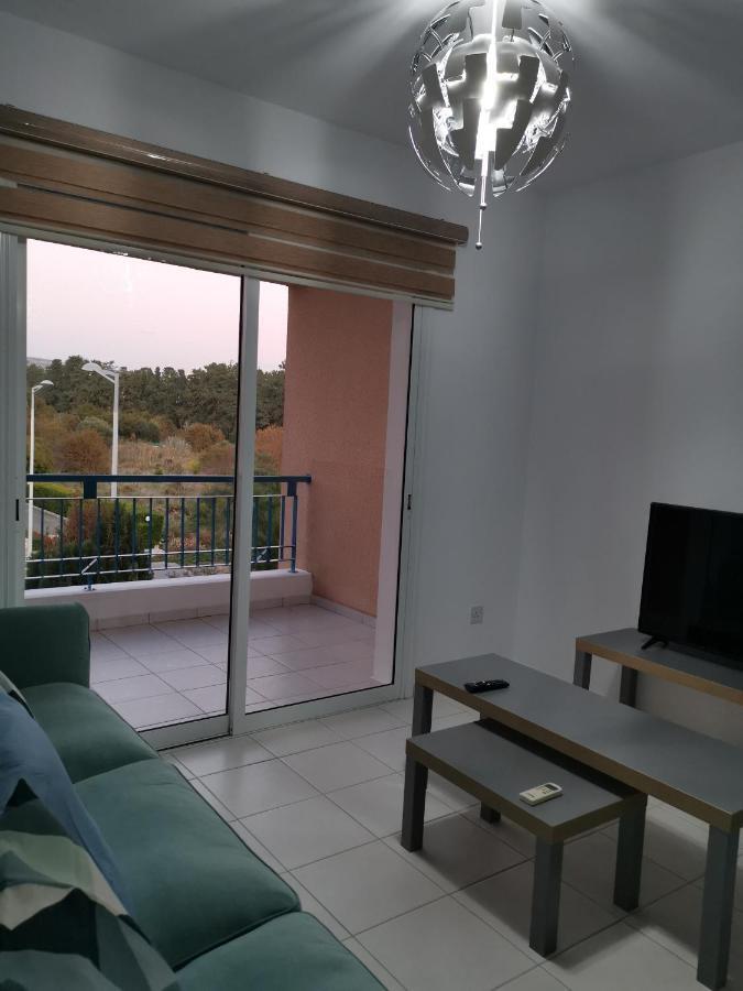 Apartament Iris Village, Near Kings Avenue Mall - By Imh Travel & Tours Pafos
